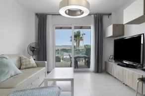 Voll ausgestattetes Ferienhaus mit Grill, Pool und Terrasse | Meerblick | Haustiere erlaubt - Image 2