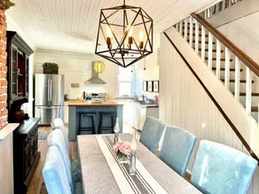 Beautiful, Rustic, Lodge with Pizza Oven, BBQ, and Porch for an Amazing Family Getaway in Ontario - Image 2