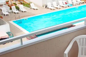 Résidence de vacances avec piscine - Image 5