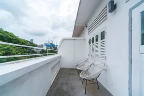 Thad's Boutique Hostel - Image 5
