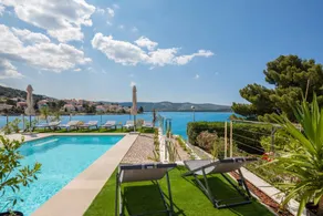 Beachfront Villa Mona Lisa with Pool - Image 4