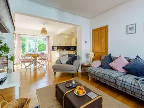 Cottage with garden & barbeque - Image 2