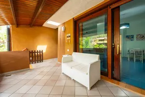 Maison avec terrasse, jardin et barbecue | Vue jardin - Image 2