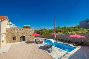 Child-friendly letting with garden, terrace & BBQ | Pool view - Image 5