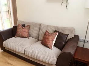Nice cottage with garden - Image 3
