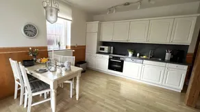 Agréable appartement de vacances entièrement équipé avec terrasse, barbecue et jardin | Avec animaux autorisés - Image 4