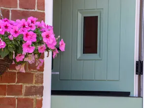 Children-friendly beautiful cottage with garden - Image 4