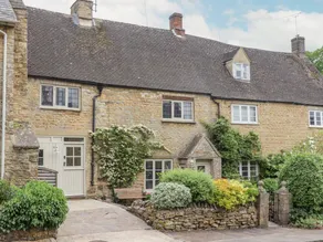 Cottage with garden - Image 3