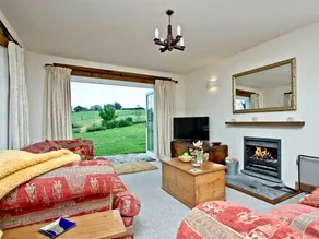 Child-friendly cottage with garden | River view | Pets allowed - Image 2