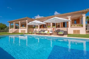 Villa with garden & barbecue - Image 3