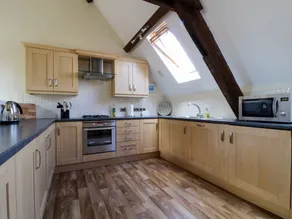 Family-oriented beautiful cottage with garden - Image 5