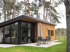 Family-friendly house with garden, heated pool & terrace - Image 4