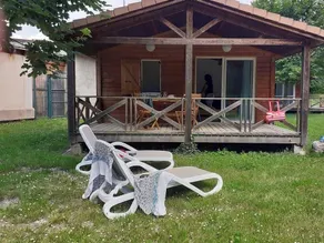 Chalet with terrace & heated pool - Image 5