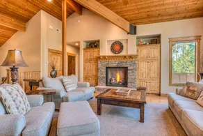Luxury Retreat with Hot Tub, SHARC, A/C and Bikes - Image 5