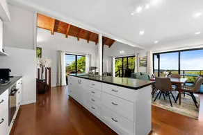 Tranquil Mountain Cabin with Escarpment Views near Lake Cressbrook, Crows Nest QLD - Image 5
