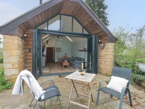 Cottage with garden - Image 4