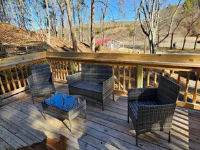 Elevated Cottage Nestled in Nature and near the New River in Draper, Virginia, Perfect for a Weekend Escape - Image 2