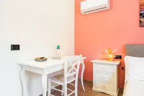 Private room with garden & terrace | Garden view - Image 3