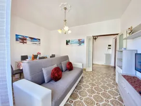 Flat with terrace - Image 2