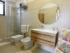 Apartamento con barbacoa, terraza y jardín - Image 4
