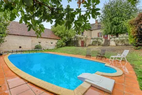 Comfortable villa with private pool in Lucenay-lès-Aix - Image 2