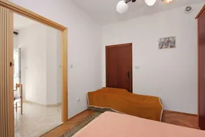 Flat with terrace - Image 5