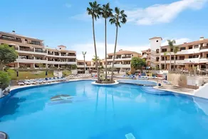 Vacation Apartment 'Albatros Park' with Shared Pool, Wi-Fi, and Air Conditioning - Image 4