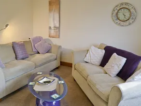 Cottage with garden | River view - Image 2