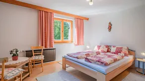 Holiday apartment with garden - Image 4