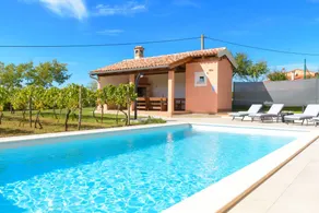 House with barbecue, pool & terrace | Dogs allowed - Image 3