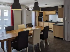 Cottage with barbecue & garden - Image 4