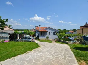 Radovani Peaceful and Serene Apartment With Terrace - Image 3