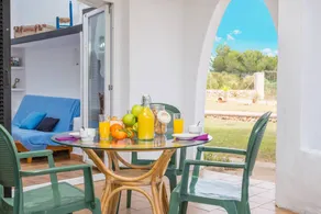 Casa con barbecue, giardino e terrazza - Image 2