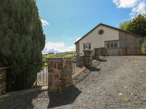 Children-friendly nice cottage with jacuzzi, garden & terrace | Pets are welcome - Image 2