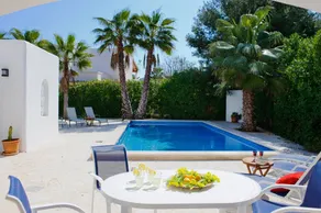 Luxury Cala D'Or Villa Villa Acebuche Beautiful 5 bedrooms 5 bathrooms Short Walk Cala Esmeralda - Image 2