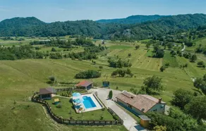 Villa with barbeque, terrace & private pool | Dogs allowed - Image 4