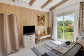Le Pape – Guest Room with Sea View, Wi-Fi, and Air Conditioning - Image 4