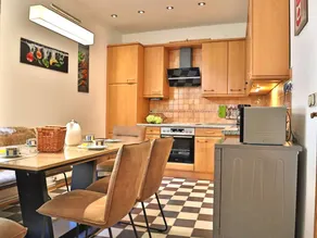 House with terrace, BBQ & garden - Image 4