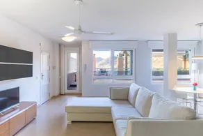 Stunning Luxury Penthouse with Sea Views, Wi-Fi and Air Conditioning - Image 4