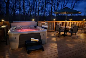 Cozy Dome with Private Hot Tub & Fire Pit Getaway in Murray, Kentucky - Image 3