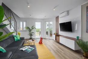 Fully equipped apartment with garden & terrace | Sea view - Image 2