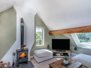 Cottage with garden & BBQ | River view - Image 3