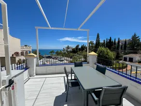 Appartement de vacances avec terrasse, piscine et internet haut débit | Vue plage | Parfait pour le travail à distance - Image 3