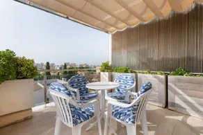 Holiday apartment with pool - Image 3
