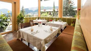 Family-oriented apartment with sauna, garden & jacuzzi | Lake view - Image 4