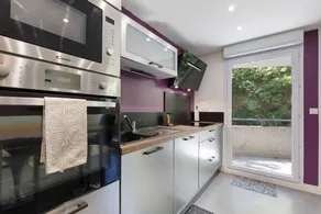 Holiday home with terrace - Image 3