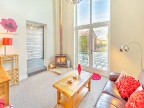 Child-friendly cottage with barbecue & garden | River view - Image 4