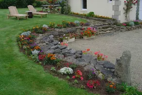 Gite with terrace & garden - Image 2