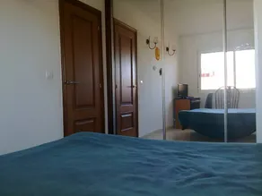 Habitación en casa de familia con terraza, piscina y barbacoa - Image 2