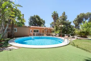 House with barbecue, terrace & private pool | Garden view - Image 2